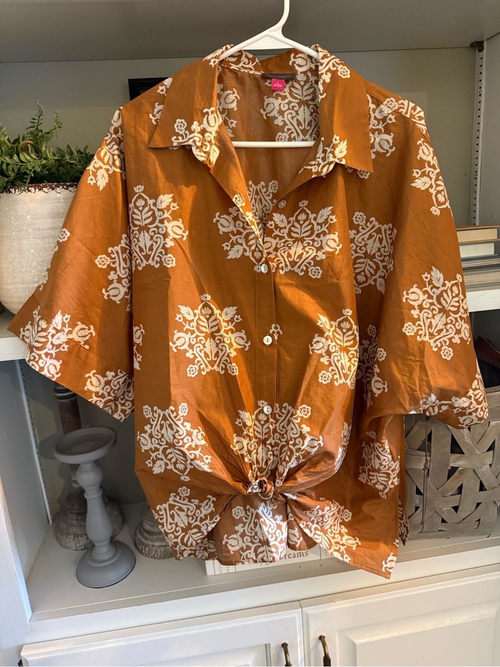 Vince Camuto Rust Orange Floral Button-Down Tie-Hem Top